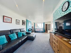 Lounge- click for photo gallery